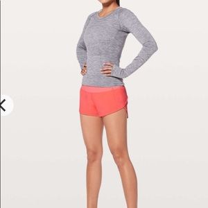 Lululemon orange Sunset Speed Up Short 2.5 inches